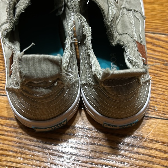 Jenn Ardor sneakers. No size but fits like an 8.5.  Good used condition - Picture 3 of 9